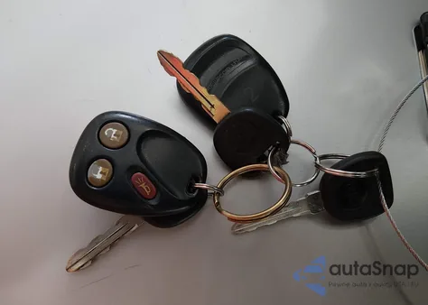 2005 Chevrolet Tahoe Z71 z USA, uszkodzony, nr VIN 1GNEK13TX5R104100